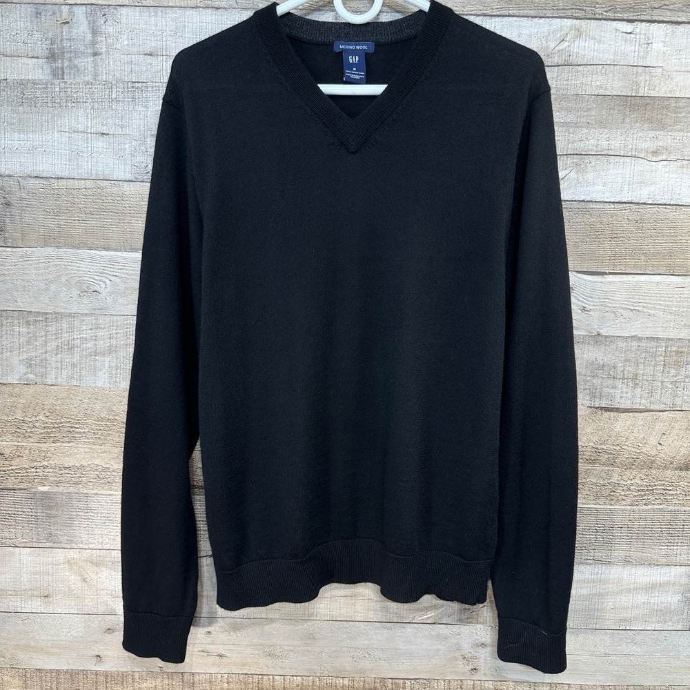 GAP Men's‎ Merino Wool V-Neck Sweater Black Size M Pullover Long Sleeve